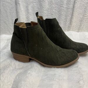 Report Dark Green Ankle Booties
